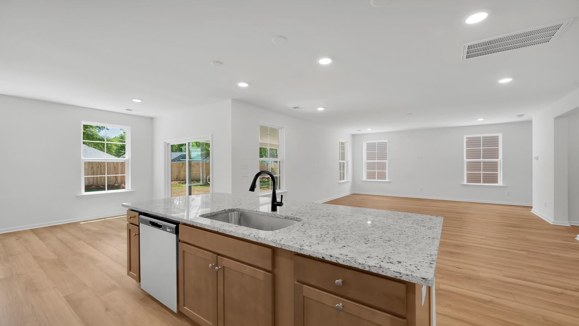 446 Cadbury Loop Photo 14