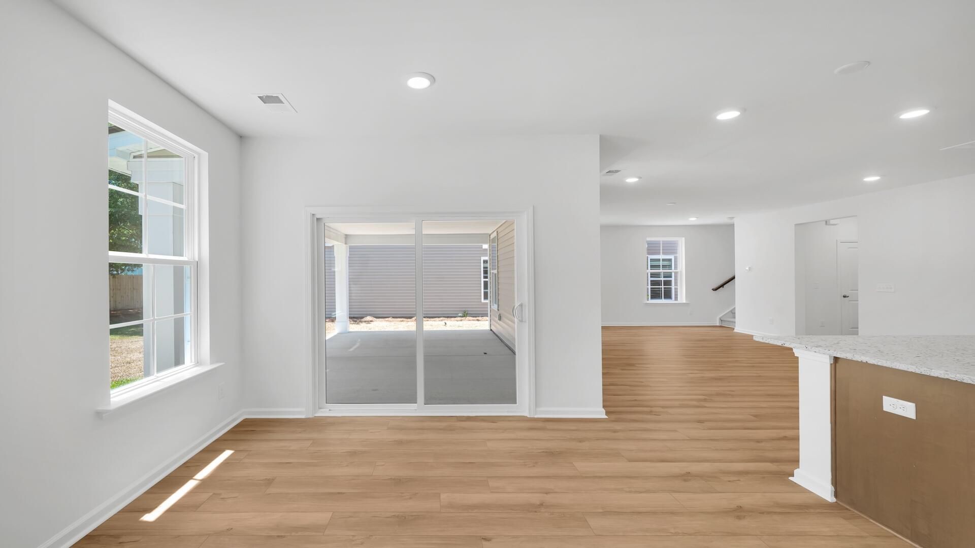 446 Cadbury Loop Photo 15