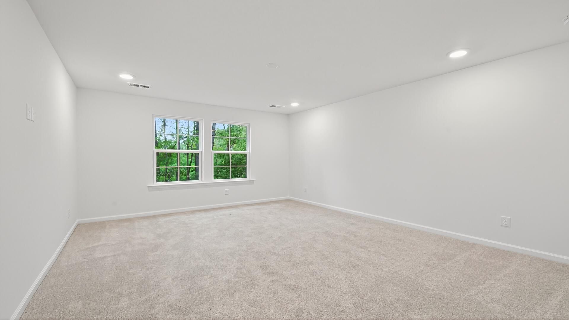 446 Cadbury Loop Photo 15