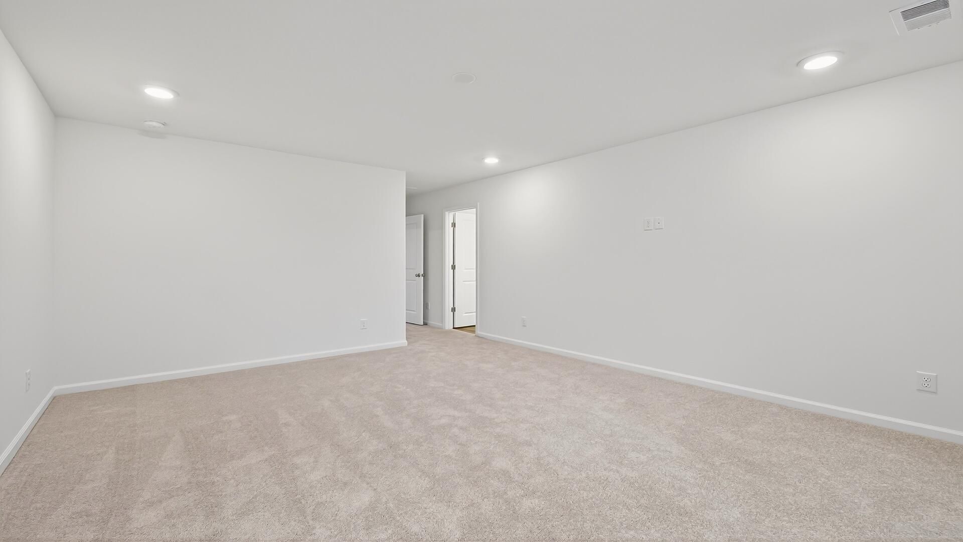 446 Cadbury Loop Photo 16