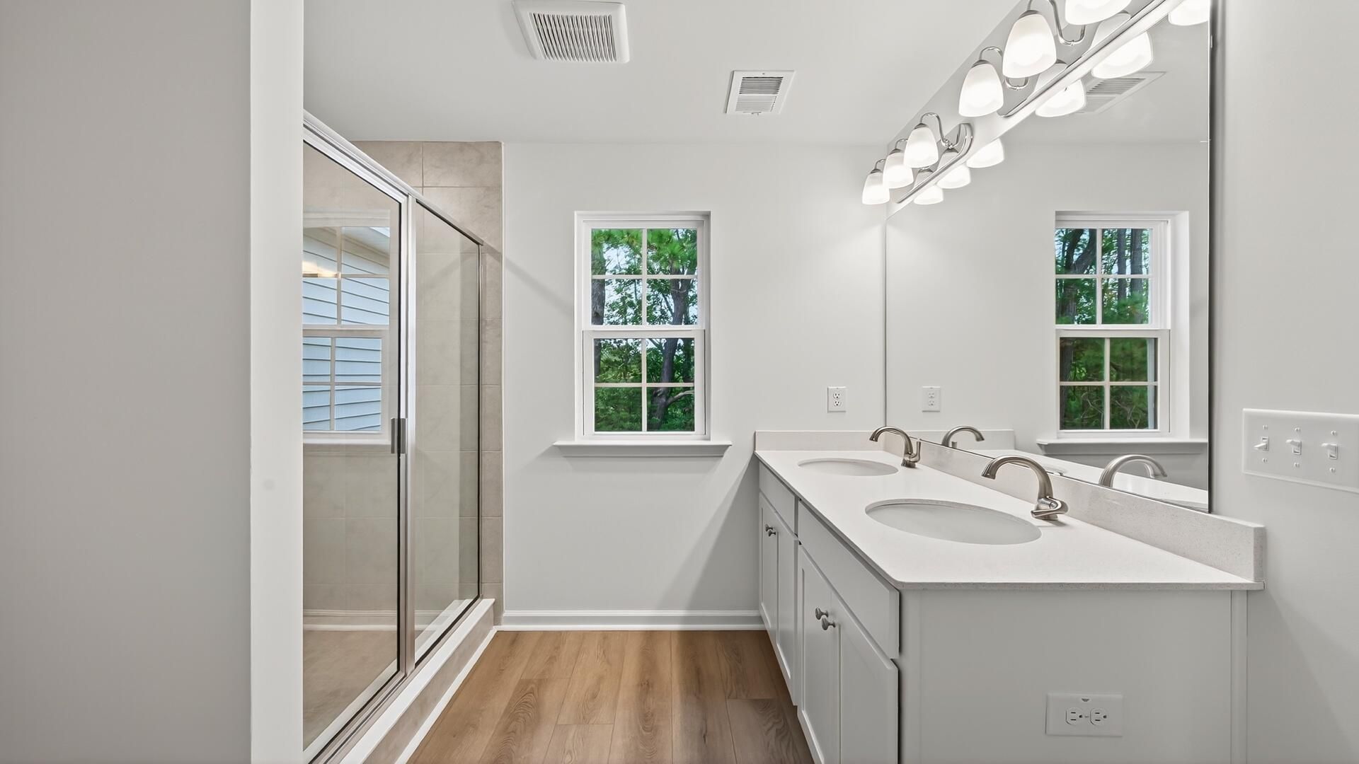 446 Cadbury Loop Photo 17