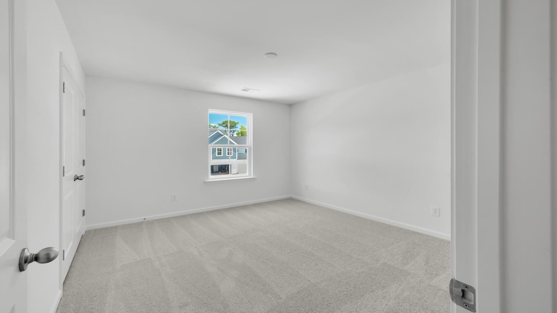 446 Cadbury Loop Photo 23