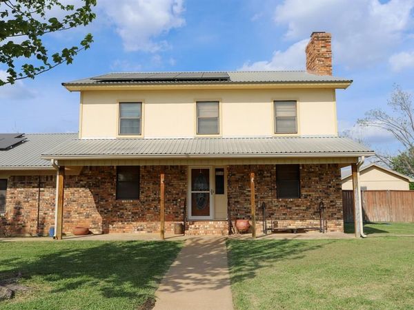 303 David Davis Drive, McGregor, TX 76657