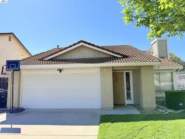 1205 Courtney Way, Modesto, CA 95358
