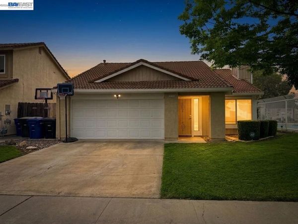 1205 Courtney Way, Modesto, CA 95358