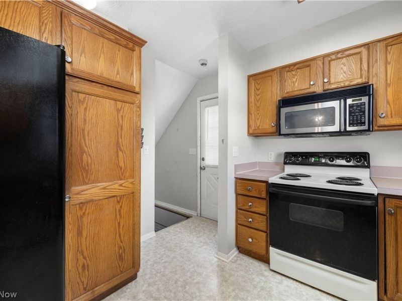 17050 Sheldon Road, Brook Park, OH 44142 Photo 11