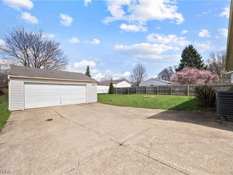 17050 Sheldon Road, Brook Park, OH 44142 Photo 4