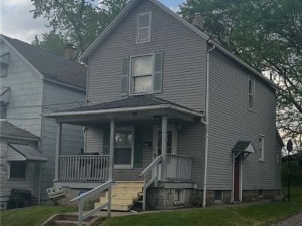 509 Pennsylvania Ave, Farrell, PA 16121