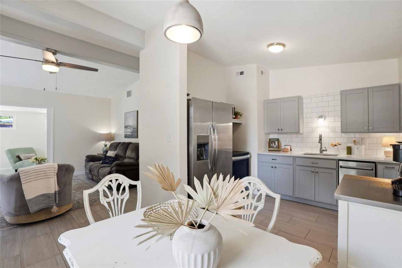 4420 Neptune Drive Se, Saint Petersburg, FL 33705 Photo