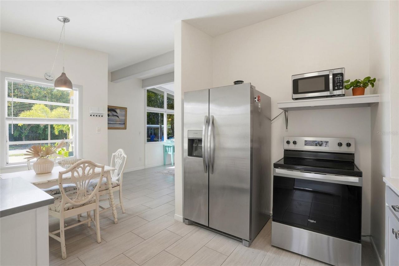 4420 Neptune Drive Se, Saint Petersburg, FL 33705 Photo