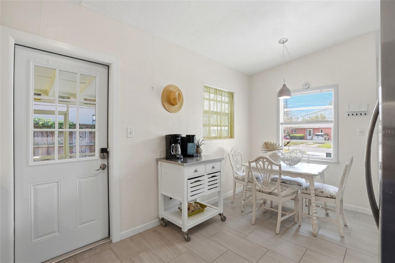 4420 Neptune Drive Se, Saint Petersburg, FL 33705 Photo