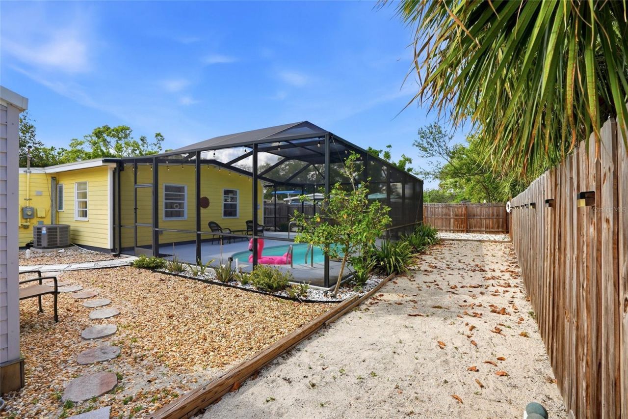 4420 Neptune Drive Se, Saint Petersburg, FL 33705 Photo