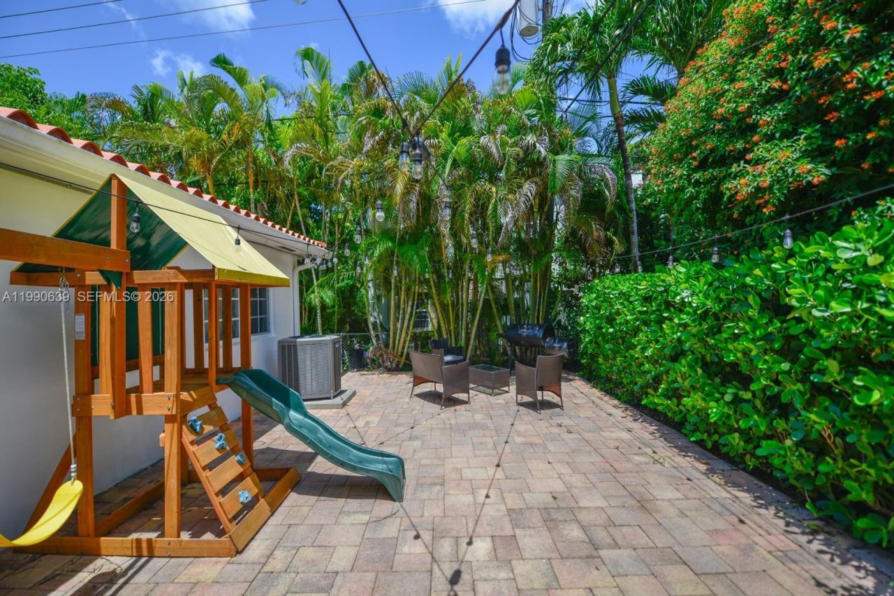 1714 Costado St, Unit 1714, Coral Gables, FL 33134 Photo