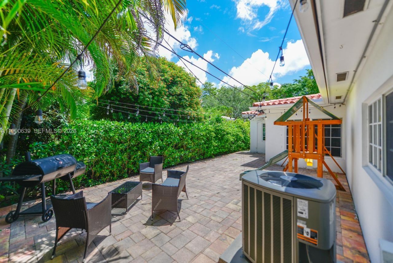 1714 Costado St, Unit 1714, Coral Gables, FL 33134 Photo
