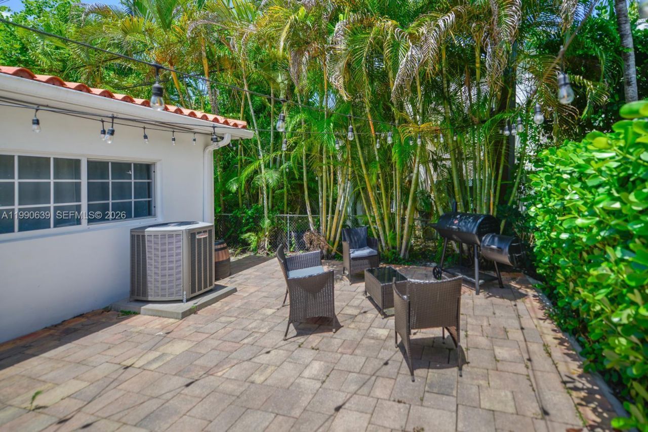 1714 Costado St, Unit 1714, Coral Gables, FL 33134 Photo