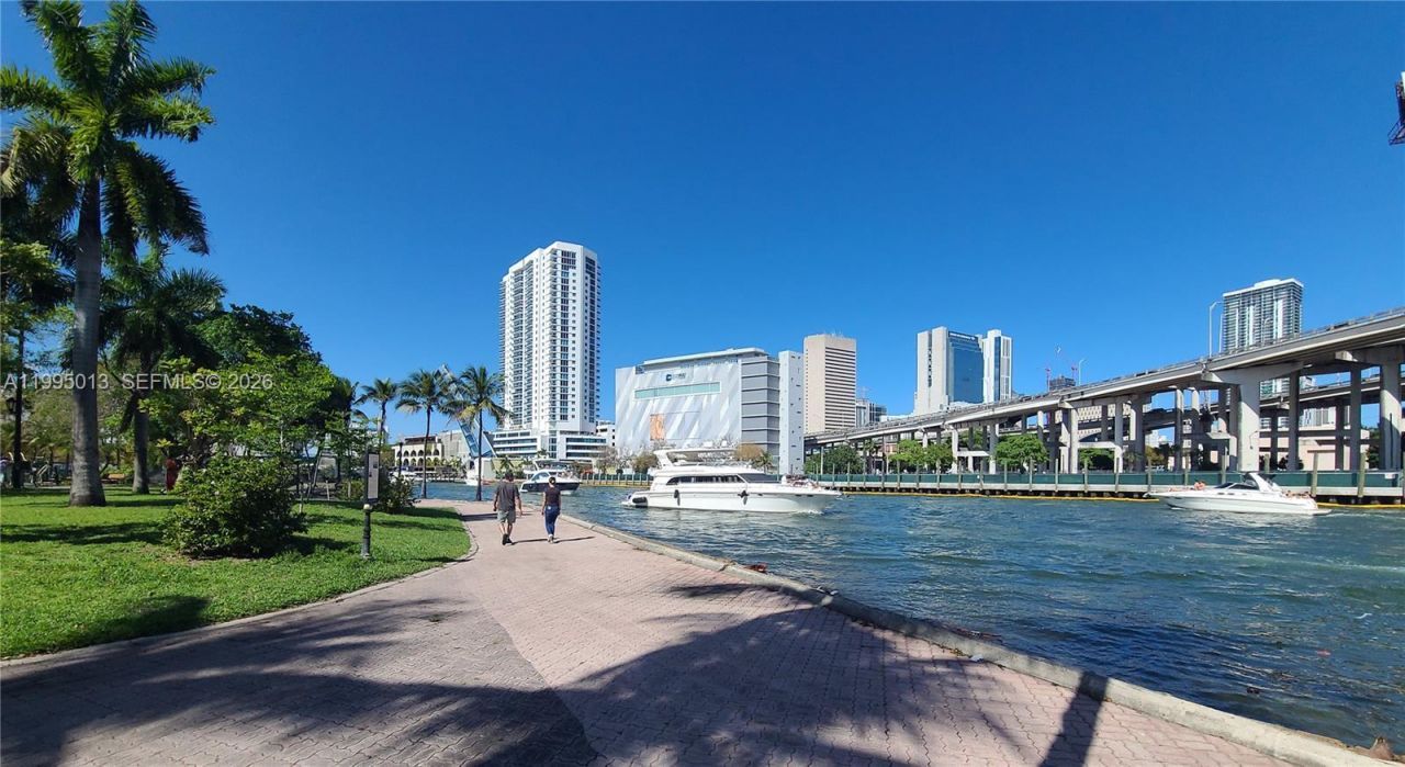 453 SW 2nd St , Unit 306C, Miami, FL 33130 Photo