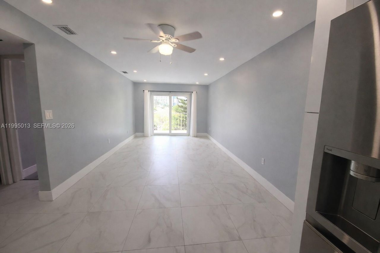 453 SW 2nd St , Unit 306C, Miami, FL 33130 Photo