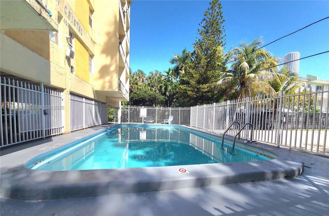 453 SW 2nd St , Unit 306C, Miami, FL 33130 Photo