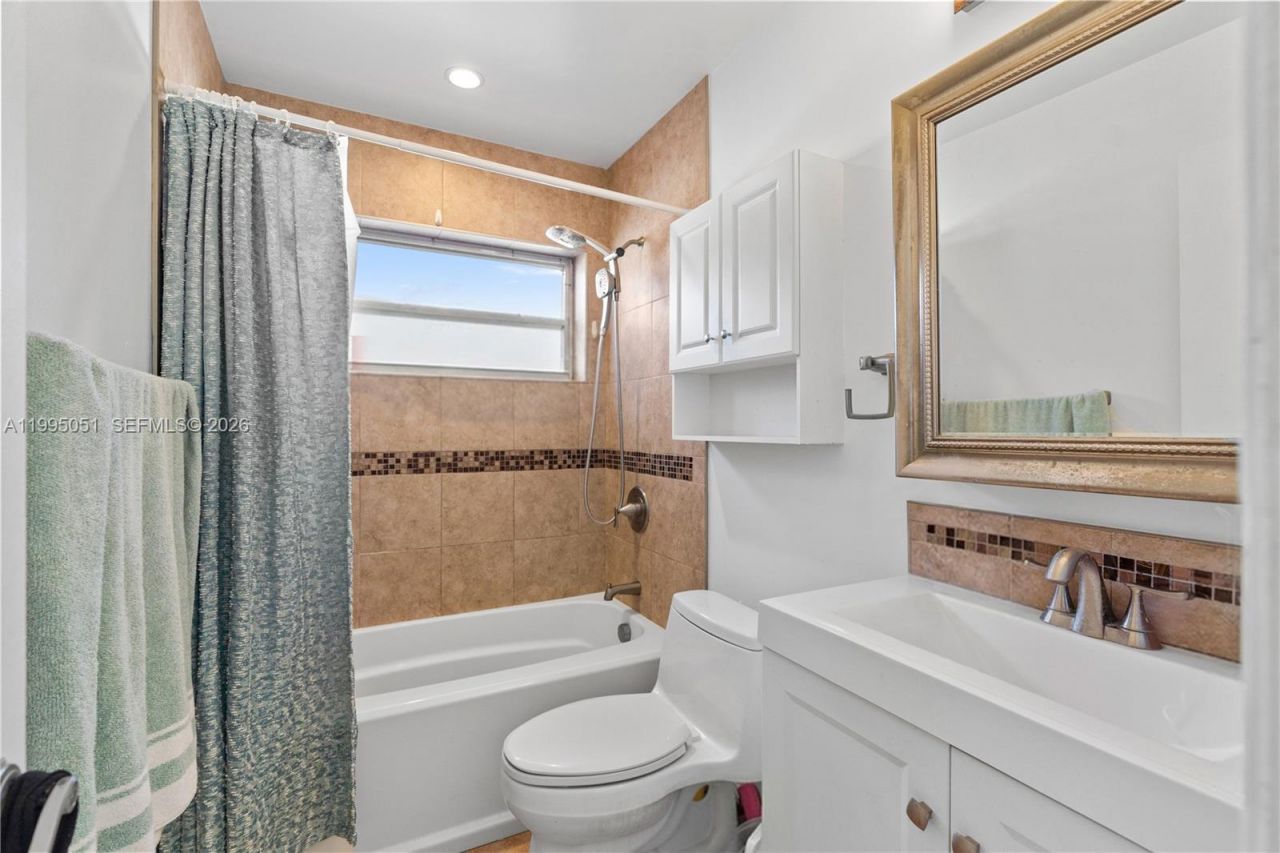 6802 NW 58th Ct, Tamarac, FL 33321 Photo