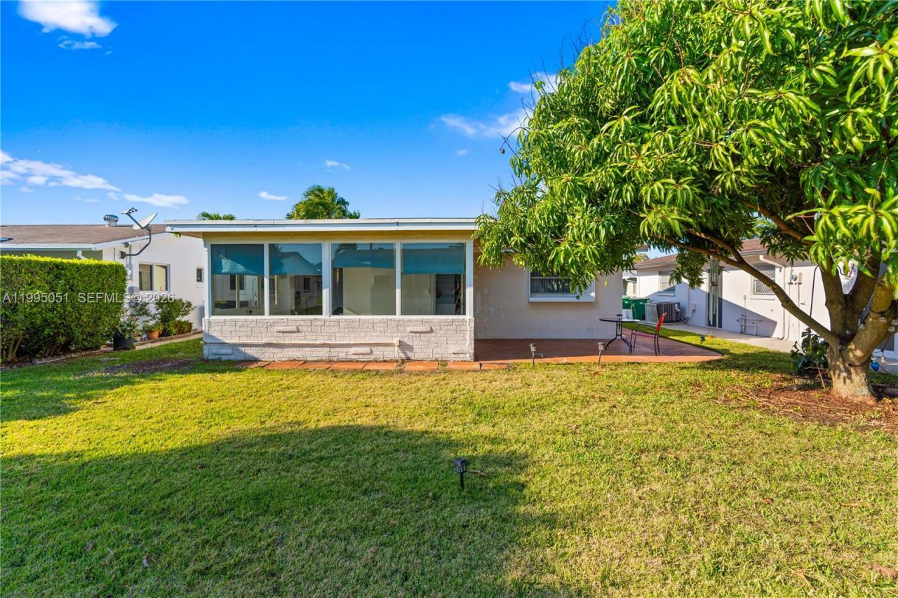 6802 NW 58th Ct, Tamarac, FL 33321 Photo