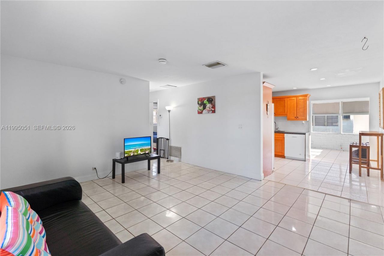 6802 NW 58th Ct, Tamarac, FL 33321 Photo