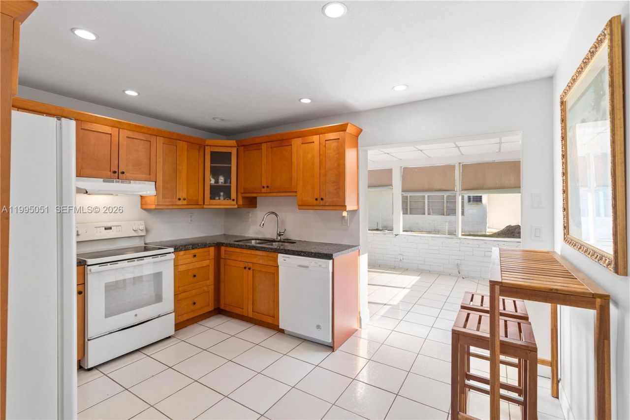 6802 NW 58th Ct, Tamarac, FL 33321 Photo