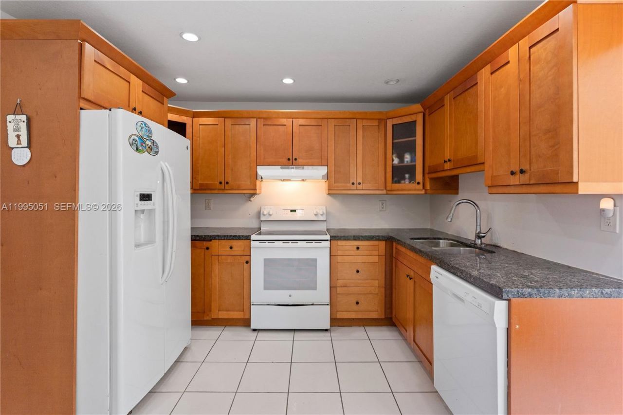 6802 NW 58th Ct, Tamarac, FL 33321 Photo