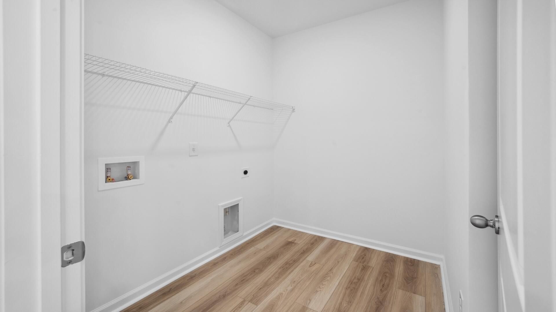 448 Cadbury Loop Photo 12