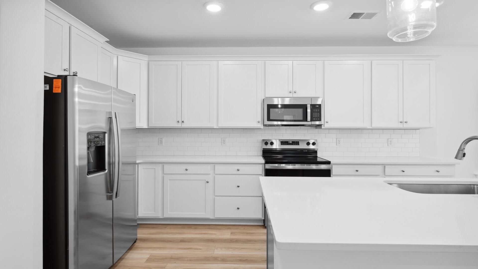 448 Cadbury Loop Photo 8