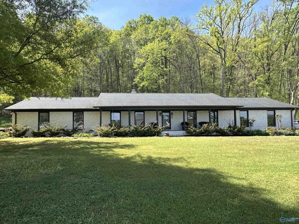 6496 Spring Creek Drive, Guntersville, AL 35976