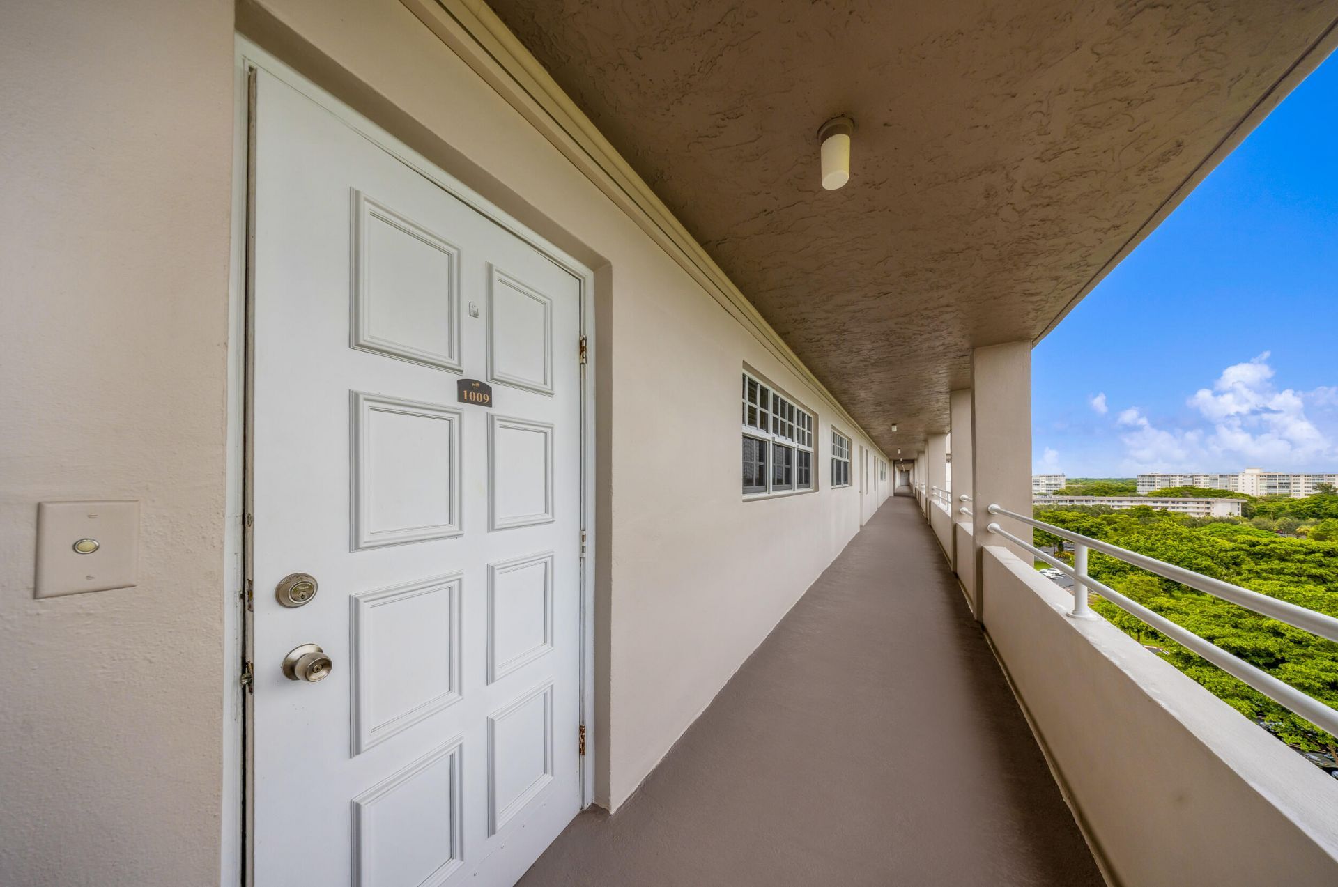 575 Oaks Lane, Unit 1009, Pompano Beach, FL 33069 Photo