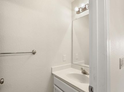 114 Pinedale Ave, Sacramento, CA 95838 Photo