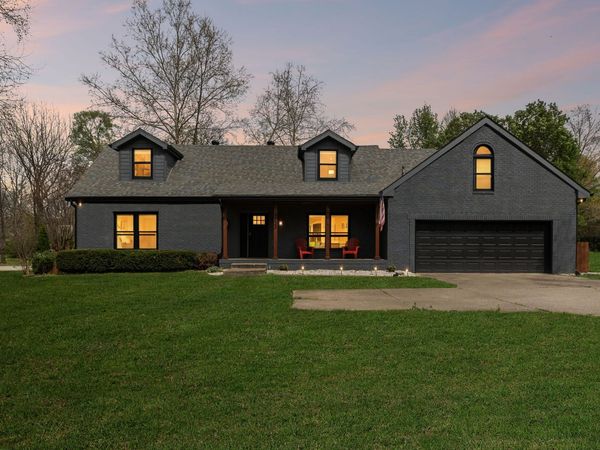 9020 Meadowlawn Dr, Brentwood, TN 37027