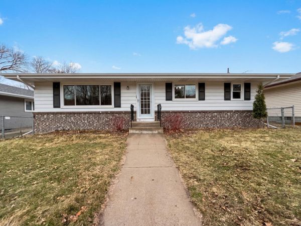 932 Jefferson Avenue , Saint Paul, MN 55102