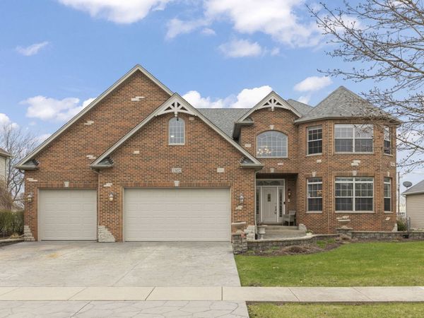 13452 SKYLINE Drive , Plainfield, IL 60585