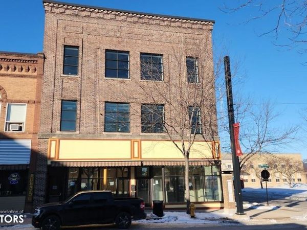 122-124 N Federal Avenue, Mason City, IA 50401