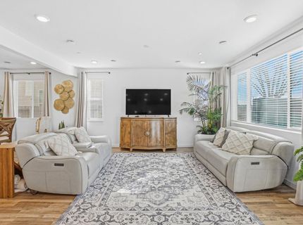 8629 Lakha Cir, Sacramento, CA 95828 Photo