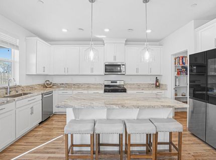 8629 Lakha Cir, Sacramento, CA 95828 Photo