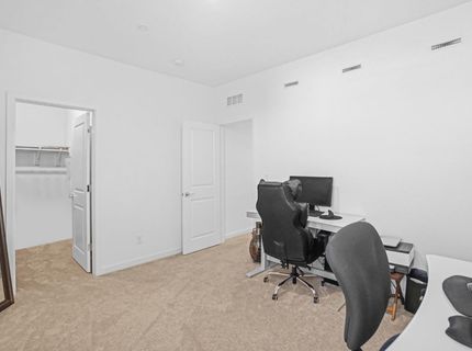 8629 Lakha Cir, Sacramento, CA 95828 Photo