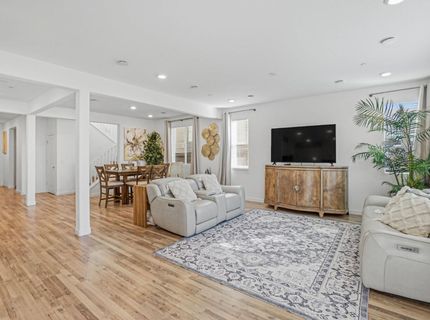 8629 Lakha Cir, Sacramento, CA 95828 Photo