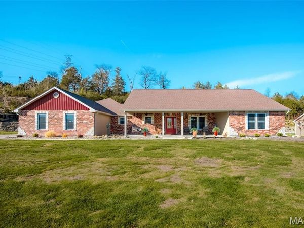 3275 Echo Lake Drive, Byrnes Mill, MO 63025