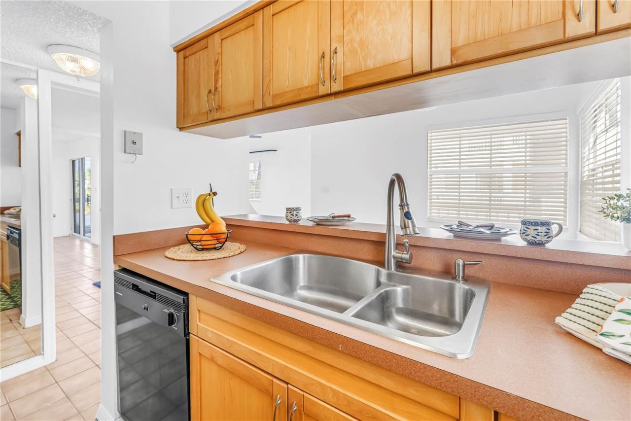 6939 Stones Throw Circle N, Unit 6206, Saint Petersburg, FL 33710 Photo