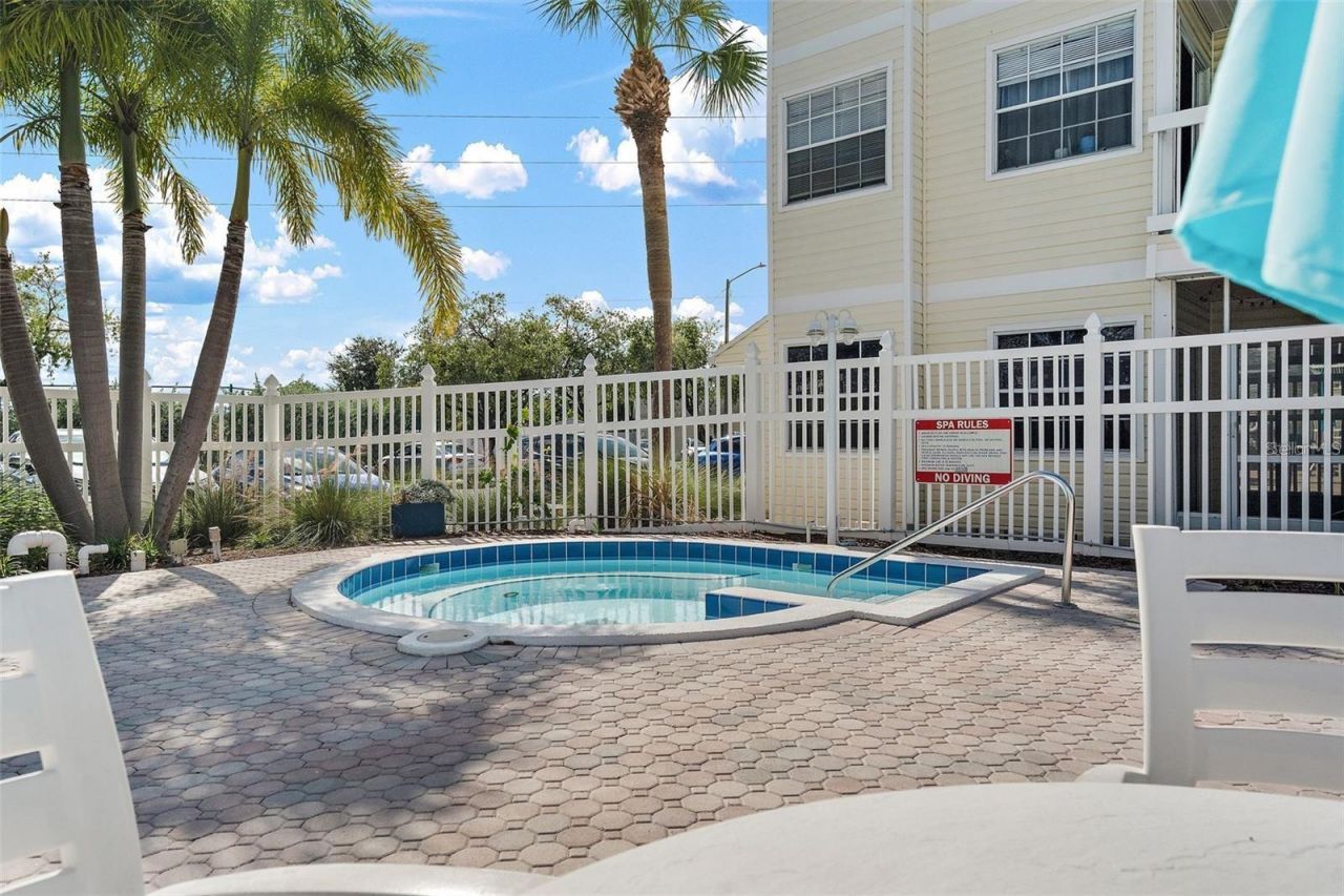6939 Stones Throw Circle N, Unit 6206, Saint Petersburg, FL 33710 Photo