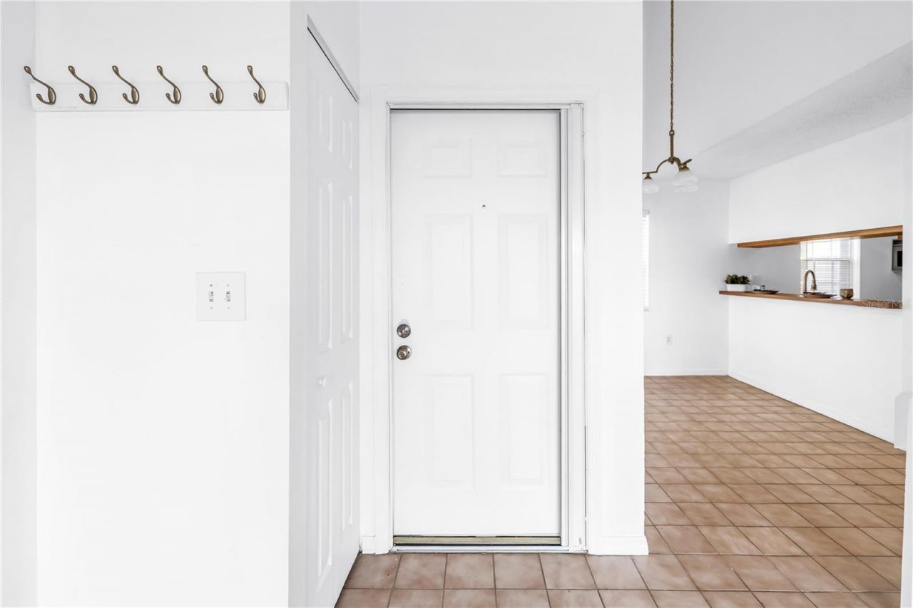 6939 Stones Throw Circle N, Unit 6206, Saint Petersburg, FL 33710 Photo