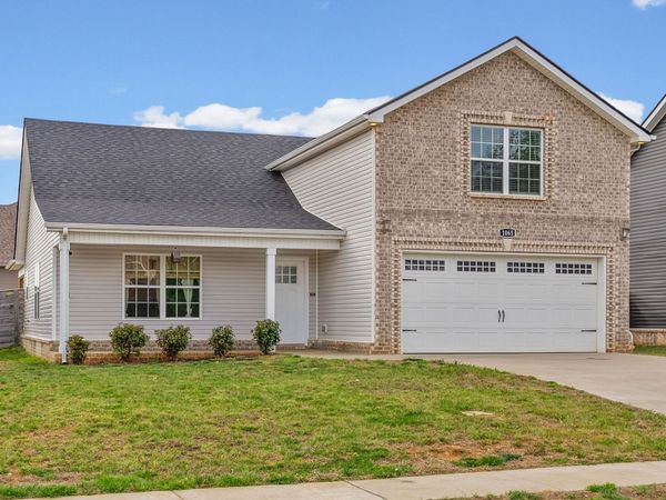 1065 Whitney Dr, Clarksville, TN 37042