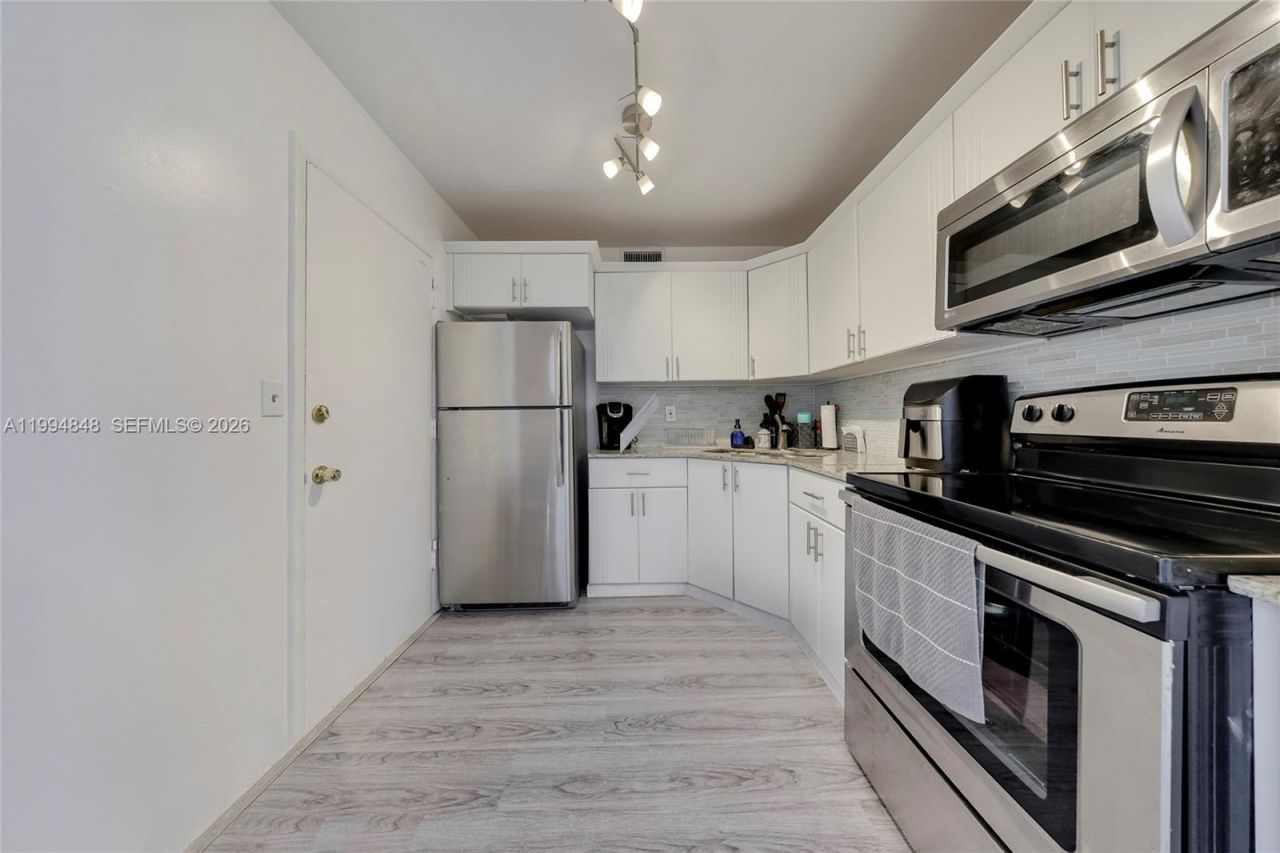 111 Golden Isles Dr , Unit G4, Hallandale Beach, FL 33009 Photo