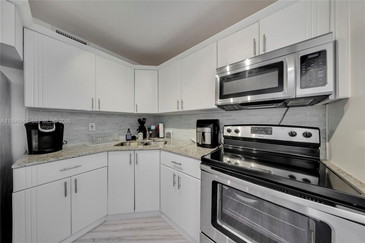 111 Golden Isles Dr , Unit G4, Hallandale Beach, FL 33009 Photo