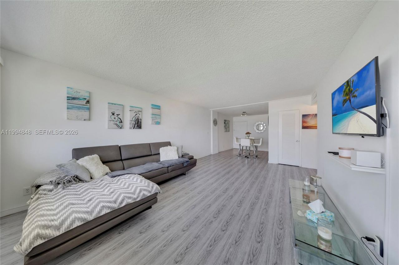 111 Golden Isles Dr , Unit G4, Hallandale Beach, FL 33009 Photo