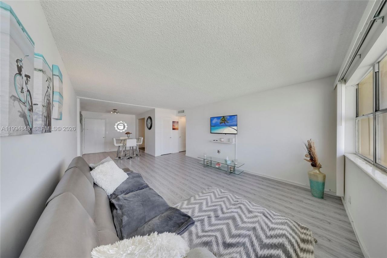 111 Golden Isles Dr , Unit G4, Hallandale Beach, FL 33009 Photo