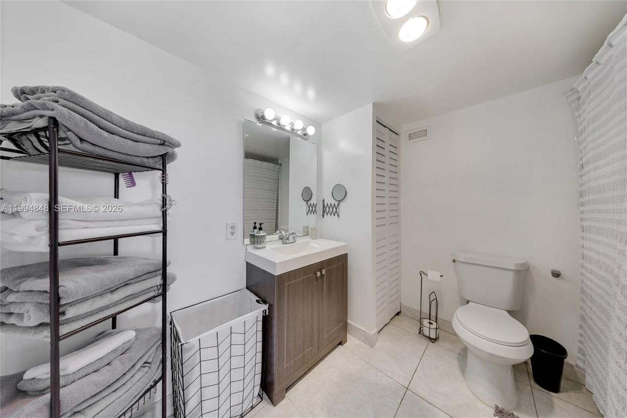 111 Golden Isles Dr , Unit G4, Hallandale Beach, FL 33009 Photo